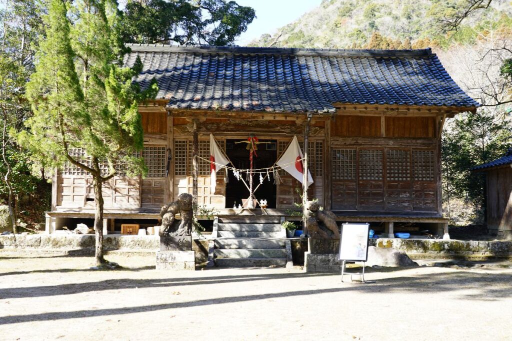 淀姫神社境内